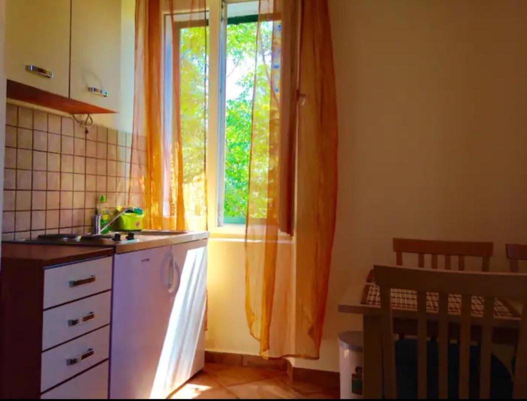 סלינה Apartmani Paron Sime מראה חיצוני תמונה